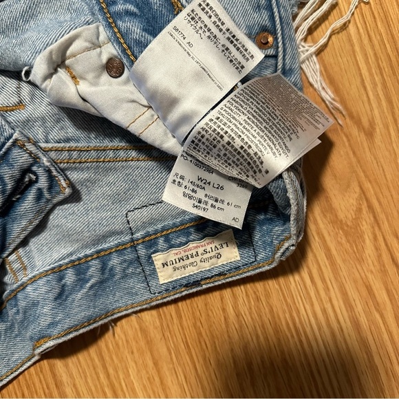Levi's 501 Women's Blue Denim 24 Waist Cut Off Shorts Frayed Hem Distressed - Picture 4 of 6
